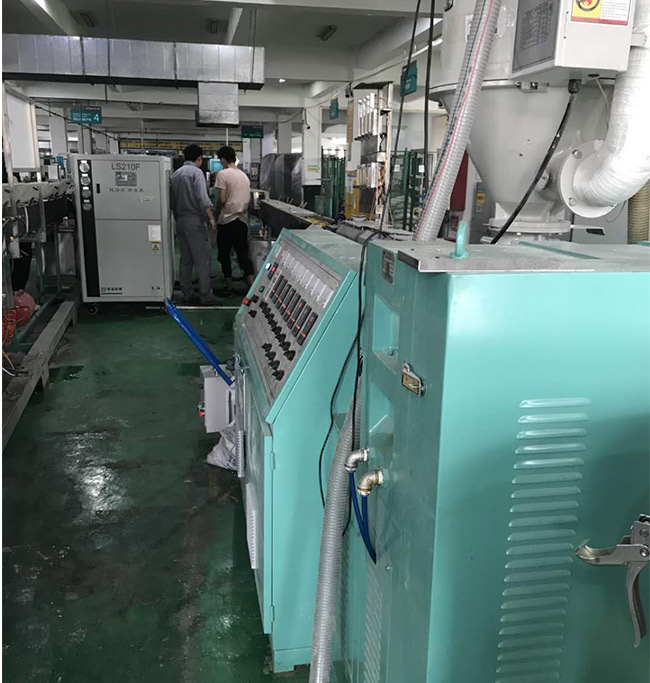 門封條擠出蜜桃视频APP色版