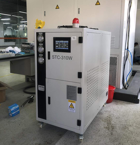 吉林弘凱選用焊接機器人蜜桃视频APP色版